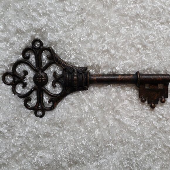 Antique Key decor bundle - Picture 6 of 8